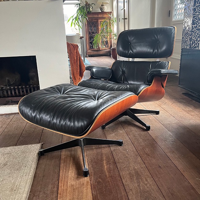 Vitra Eames lounge chair + hocker stoel-hocker-leder-design