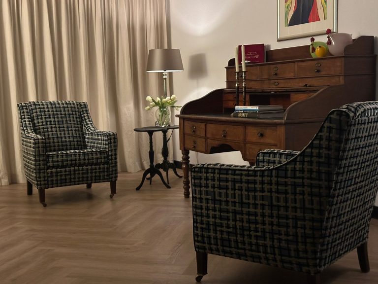 Herstoffering klassieke fauteuils