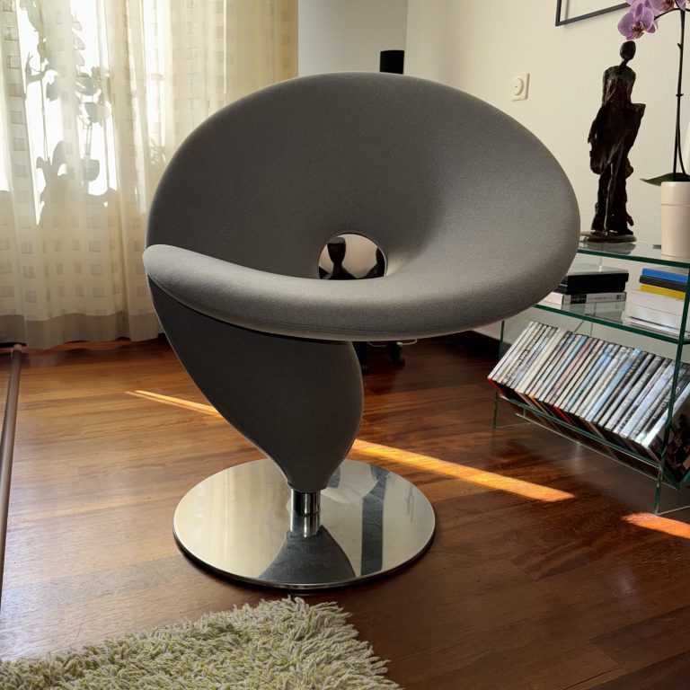 Herstoffering design stoel Herstoffering design stoel