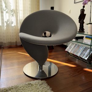 Herstoffering design stoel