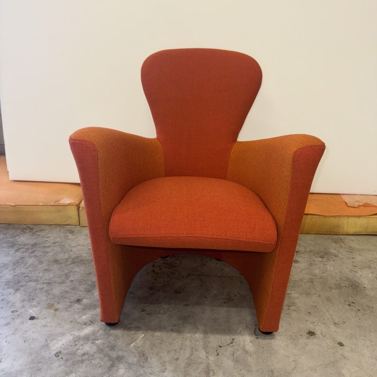 Herstoffering Leolux fauteuil
