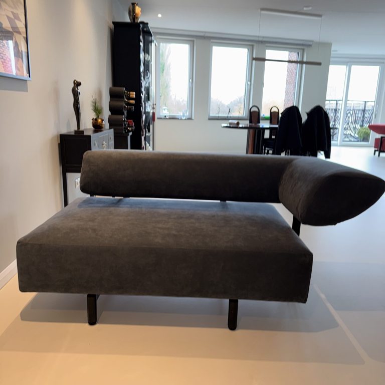 Herstoffering COR Bankstel met Alcantara